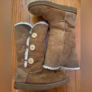 Women’s UGG Boots Brown Button Up Size 9